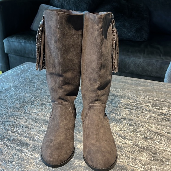 Steve Madden suede gray high boots - Picture 4 of 8